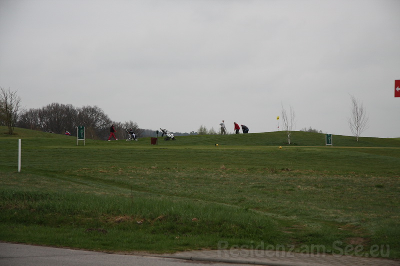 Entspannen Sie beim Golf spielen auf eines der 3 18 Loch Plätze